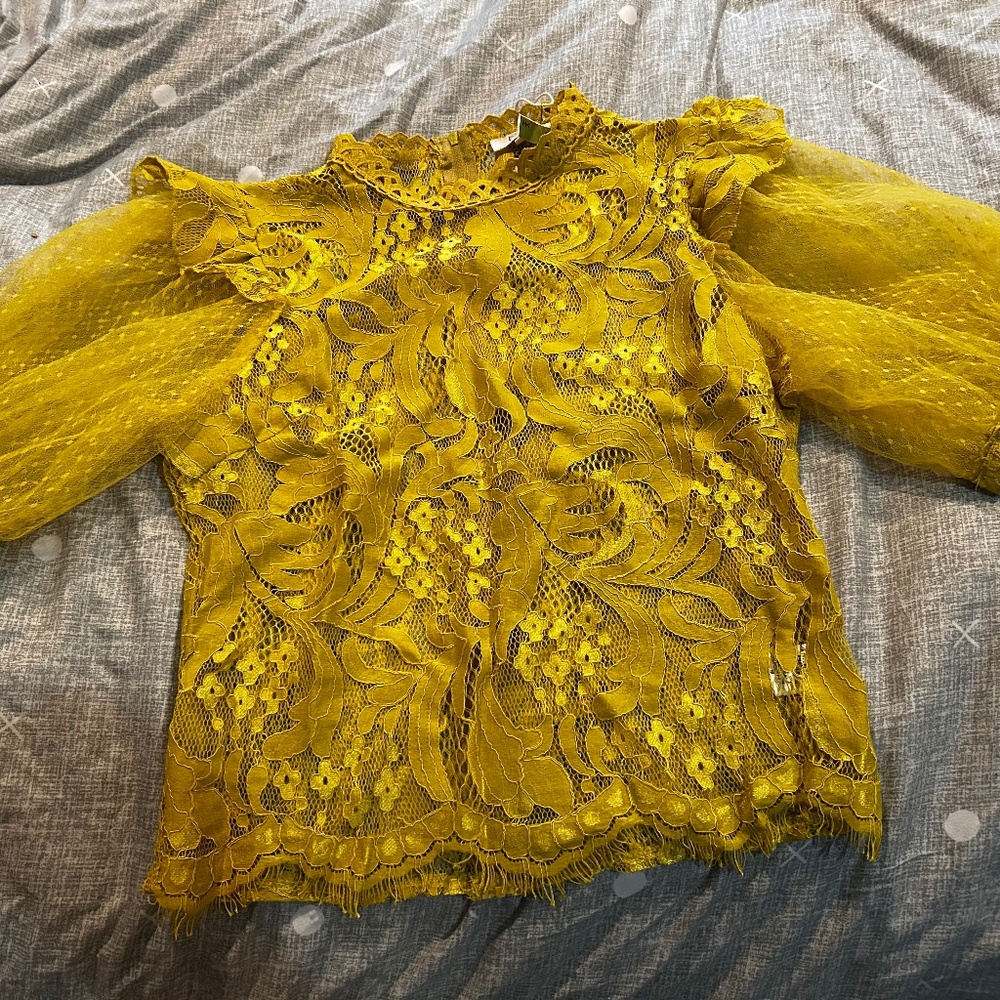 Yellow mustard top
